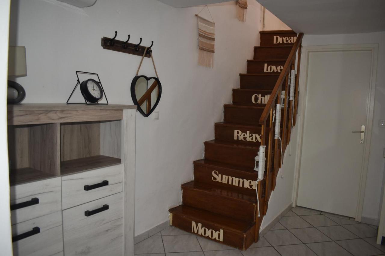Apartment Estera Jelsa  Esterno foto