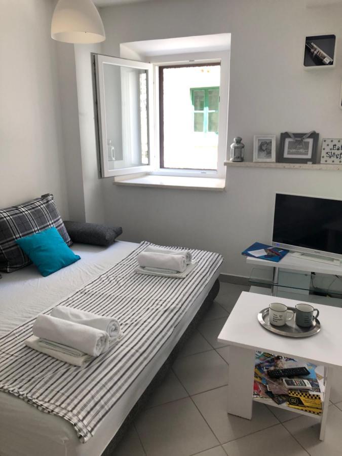 Apartment Estera Jelsa  Esterno foto