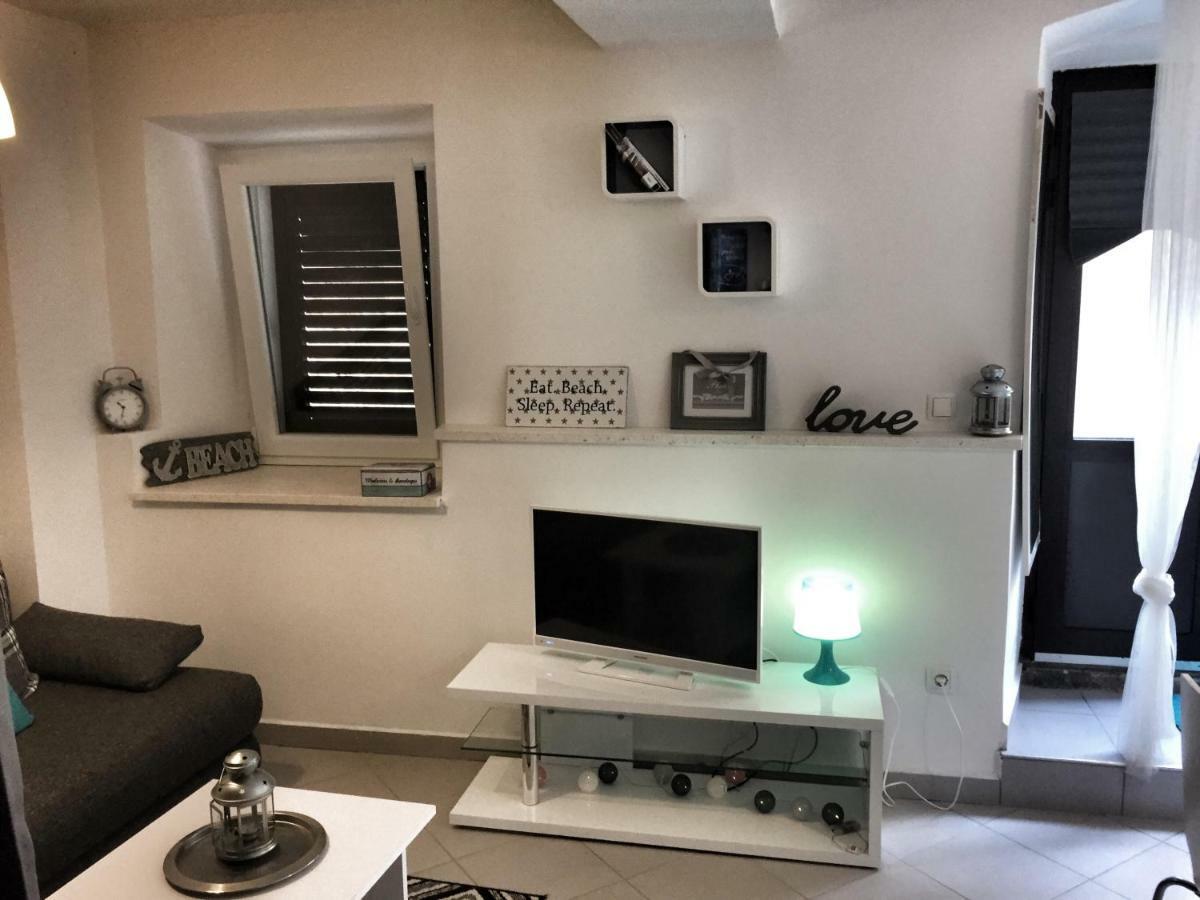 Apartment Estera Jelsa  Esterno foto